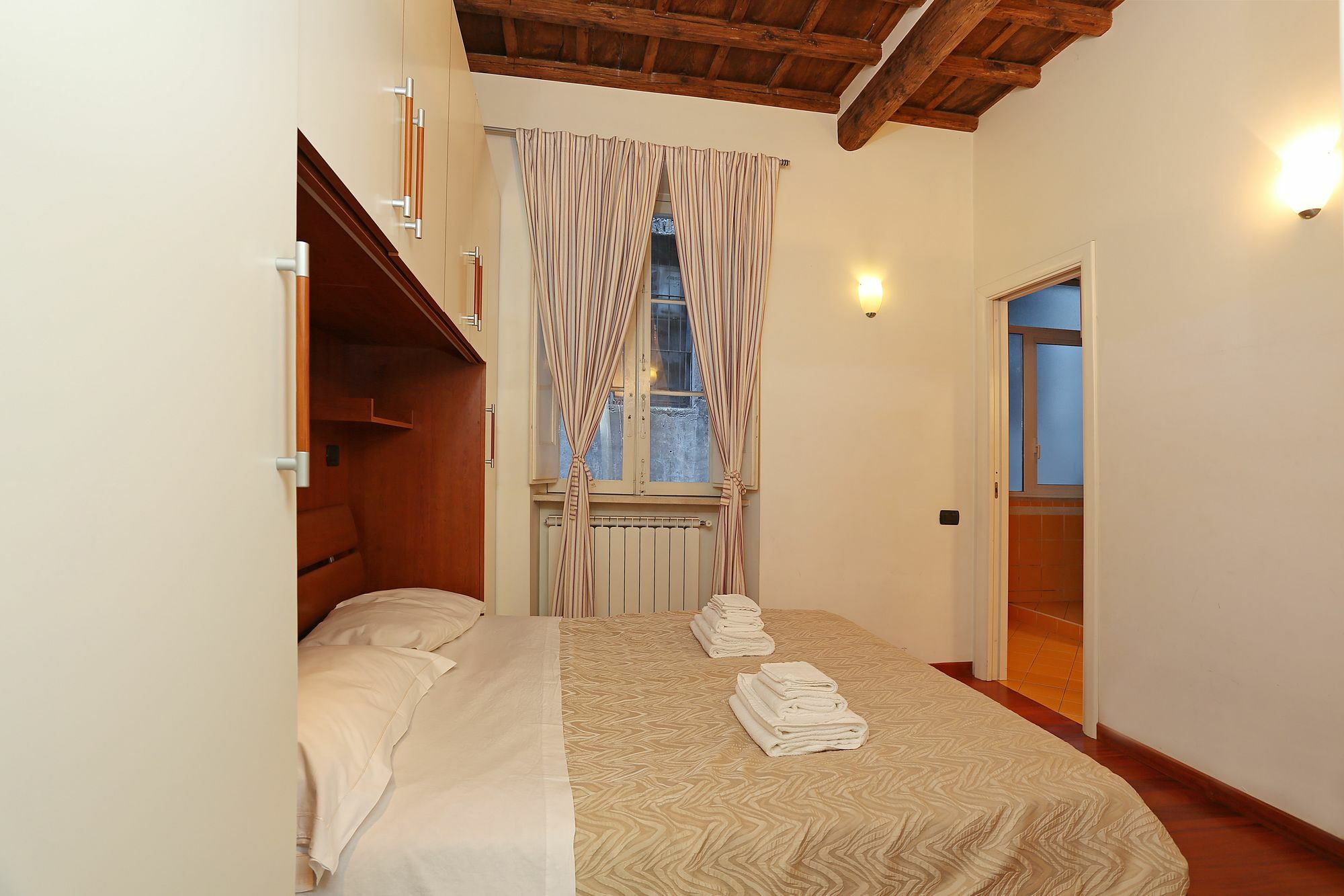 Rihana Luxury Roma